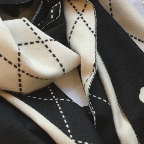 Cashmere scarf - Picture 4 of 4